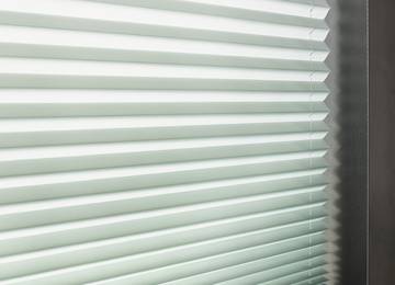 room darkening blinds